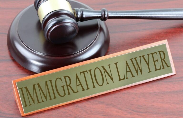 6 Reasons to Hire an Immigration Lawyer